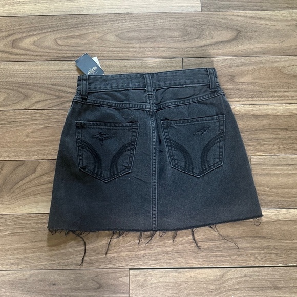 NWT! Hollister High-Rise Distressed Mini Skirt | NWT | Size 00 (W23) - Picture 4 of 9